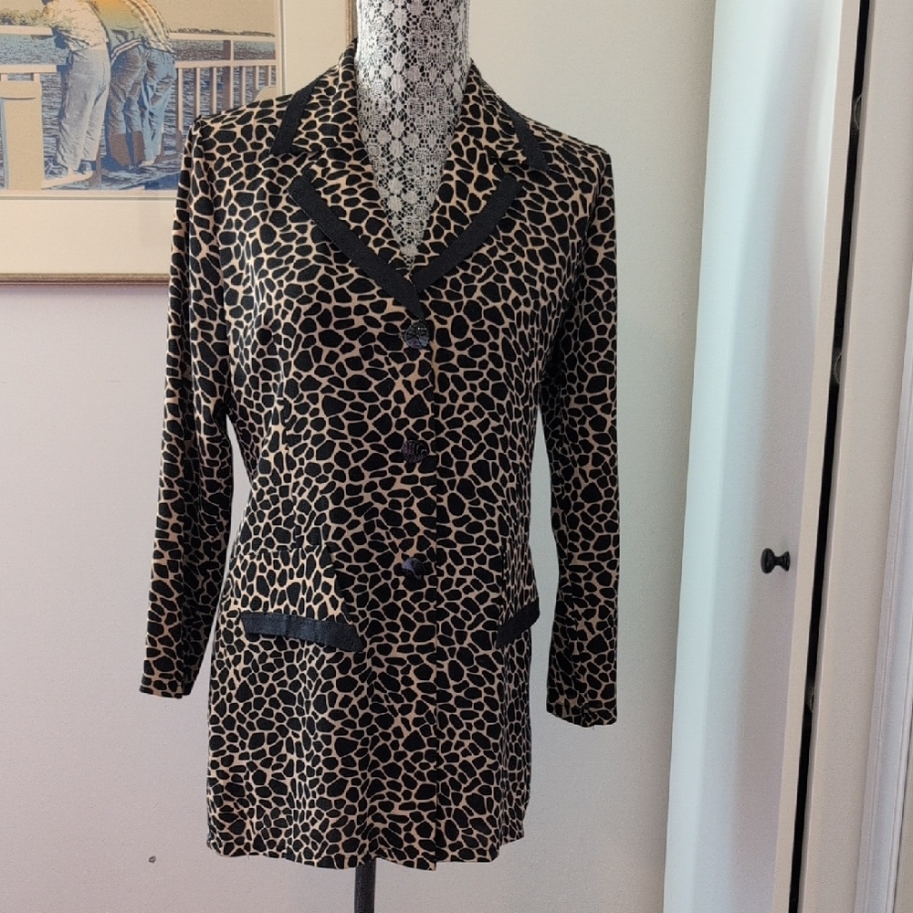Vintage Stylish Black and Tan Women's Jacket